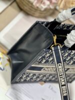 D Book Tote Shopping Bag (حقيبة تسوق دي بوك توت) - Image 3