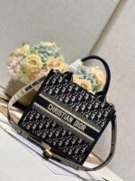 D Book Tote Shopping Bag (حقيبة تسوق دي بوك توت) - Image 6