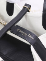 D Toujours Handbag (حقيبة دي توجور) - Image 7