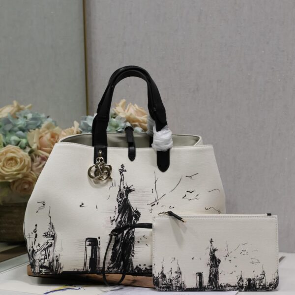 D Toujours Handbag (حقيبة دي توجور)