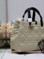 D Toujours Handbag (حقيبة دي توجور) - Image 8