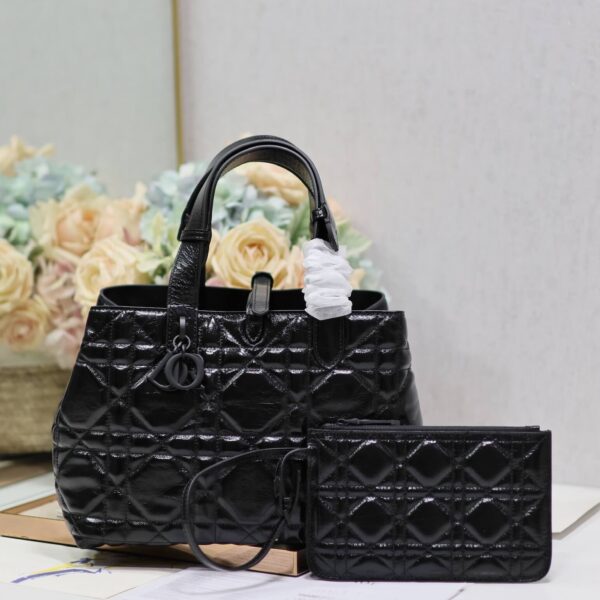 D Toujours Handbag (حقيبة دي توجور)