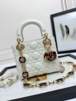 Lady D Sheepskin Bag (حقيبة ليدي ديور جلد الغنم)