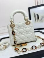 Lady D Sheepskin Bag (حقيبة ليدي ديور جلد الغنم) - Image 3