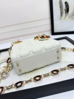 Lady D Sheepskin Bag (حقيبة ليدي ديور جلد الغنم) - Image 4