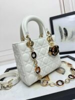 Lady D Sheepskin Suede Bag (حقيبة ليدي ديور جلد الغنم المدبوغ) - Image 2