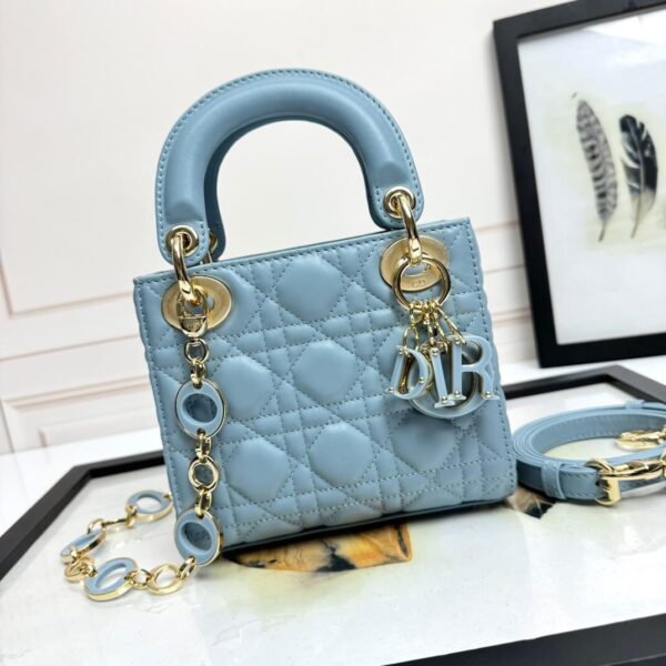 Lady D Sheepskin Bag(حقيبة ليدي ديور  جلد الغنم)