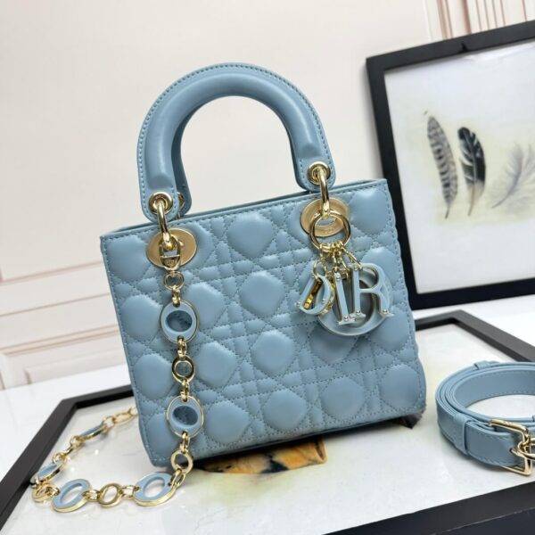 Lady D Sheepskin Bag (حقيبة ليدي ديور جلد الغنم)