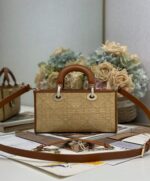 Lady D-Joy Horizontal Bag (حقيبة ليدي دي-جوي الأفقية) - Image 4