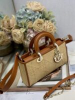 Lady D-Joy Horizontal Bag (حقيبة ليدي دي-جوي الأفقية) - Image 9
