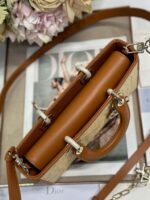 Lady D-Joy Small Horizontal Bag(حقيبة ليدي دي-جوي الأفقية الصغيرة) - Image 9