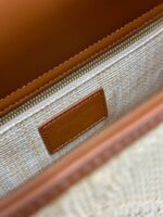 Lady Dior Medium Raffia (حقيبة ليدي ديور متوسطة من الرافيا) - Image 4