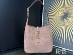 57 Large Hobo/Shoulder Bag (حقيبة هوبو / كتف كبيرة ٥٧)