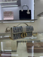 Montaigne Mini Handbag (حقيبة مونتين الصغيرة) - Image 5
