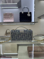 Montaigne Mini Handbag (حقيبة مونتين الصغيرة) - Image 7