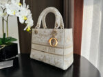 Lady D-Lite Bag (حقيبة "ليدي دي-لايت") - Image 4