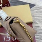 Marmont Medium Handbag (حقيبة يد مارمونت متوسطة الحجم) - Image 9
