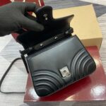 Marmont Mini Top Handle Bag (حقيبة مارمونت بمقبض علوي صغير) - Image 10