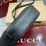 Marmont Mini Chain Shoulder Bag (حقيبة كتف مارمونت بسلسلة صغيرة) - Image 10