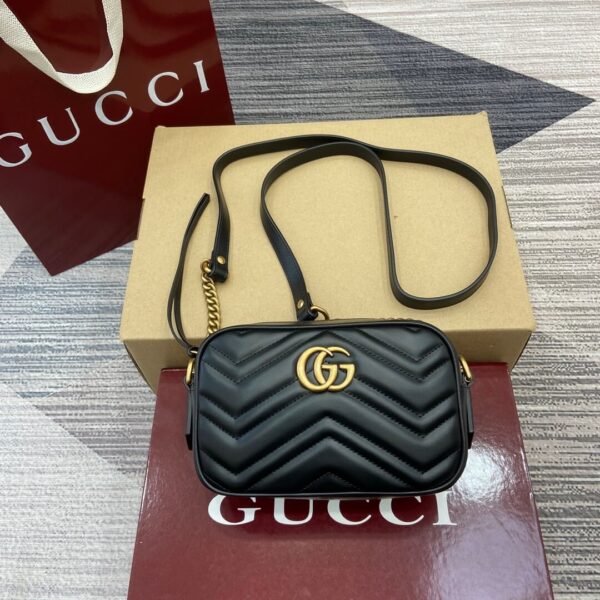 Marmont Mini Chain Shoulder Bag ( حقيبة كتف مارمونت بسلسلة صغيرة)