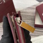 Leather Bi-Fold Wallet (محفظة جلدية ثنائية الطي) - Image 3