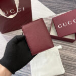 Leather Bi-Fold Wallet (محفظة جلدية ثنائية الطي) - Image 7