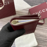 Leather Bi-Fold Wallet (محفظة جلدية ثنائية الطي) - Image 8