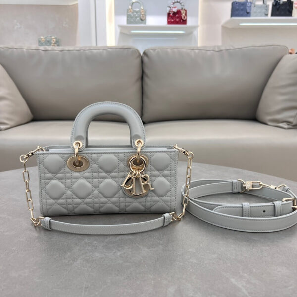 Lady D-Joy Handbag (حقيبة يد ليدي دي)