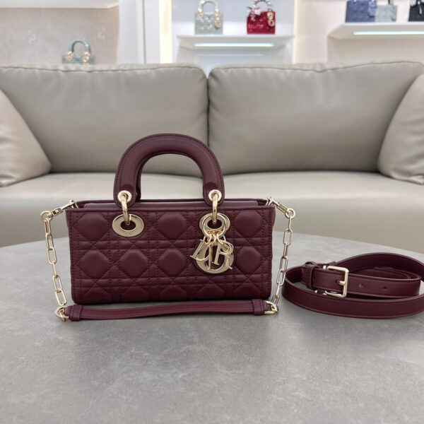 Lady D-Joy Handbag (حقيبة يد ليدي دي)