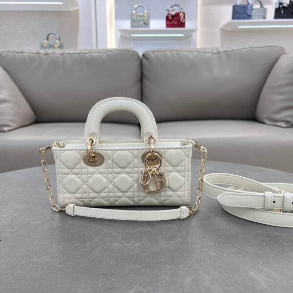 Lady D-Joy Handbag(حقيبة يد ليدي دي)