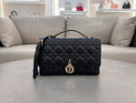 Miss D Handbag (حقيبة يد ميس دي)