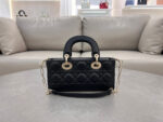 Lady D-Joy Handbag (حقيبة يد ليدي دي) - Image 9