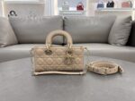 Lady D-Joy Handbag (حقيبة يد ليدي دي)