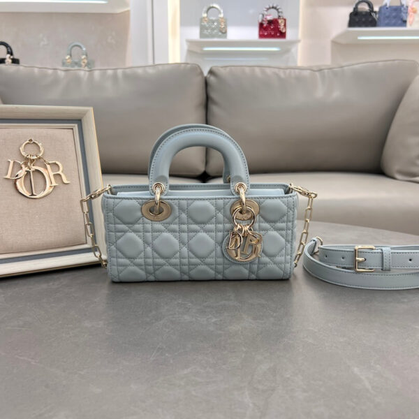 Lady D-Joy Handbag (حقيبة يد ليدي دي)