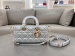 Lady D-Joy Handbag(حقيبة يد ليدي دي)