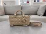 Lady D-Joy Handbag(حقيبة يد ليدي دي)