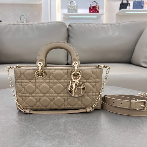 Lady D-Joy Handbag(حقيبة يد ليدي دي)