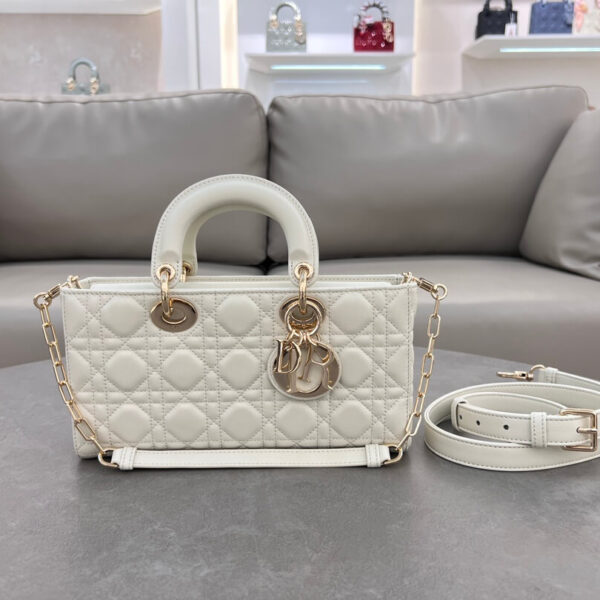 Lady D-Joy Handbag(حقيبة يد ليدي دي)