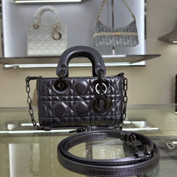 Lady D-Joy Handbag(حقيبة يد ليدي دي-جوي)