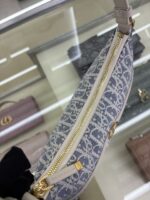 30 Montaigne Mini Shoulder Bag (حقيبة كتف ميني ٣٠ مونتين) - Image 2