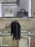 Lady D Pearl Clutch (حقيبة ليدي دي كلتش باللؤلؤ) - Image 7