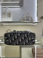 D-Vibe Mini Handbag (حقيبة دي-فايب الصغيرة) - Image 4