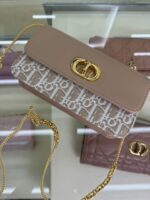 Miss Caro Chain Handbag(حقيبة يد ميس كارو بسلسلة) - Image 2