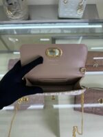Miss Caro Chain Handbag(حقيبة يد ميس كارو بسلسلة) - Image 6
