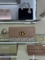 Miss Caro Chain Handbag(حقيبة يد ميس كارو بسلسلة)