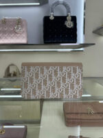 Miss Caro Chain Handbag(حقيبة يد ميس كارو بسلسلة) - Image 9