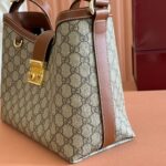 Padlock Shoulder Bag (حقيبة كتف "بادلوك") - Image 5