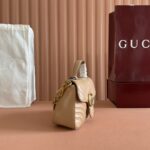 Marmont Small Top Handle Bag (حقيبة  مارمونت ذات مقبض علوي) - Image 3