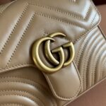 Marmont Small Top Handle Bag (حقيبة  مارمونت ذات مقبض علوي) - Image 5