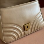 Marmont Small Top Handle Bag (حقيبة  مارمونت ذات مقبض علوي) - Image 9
